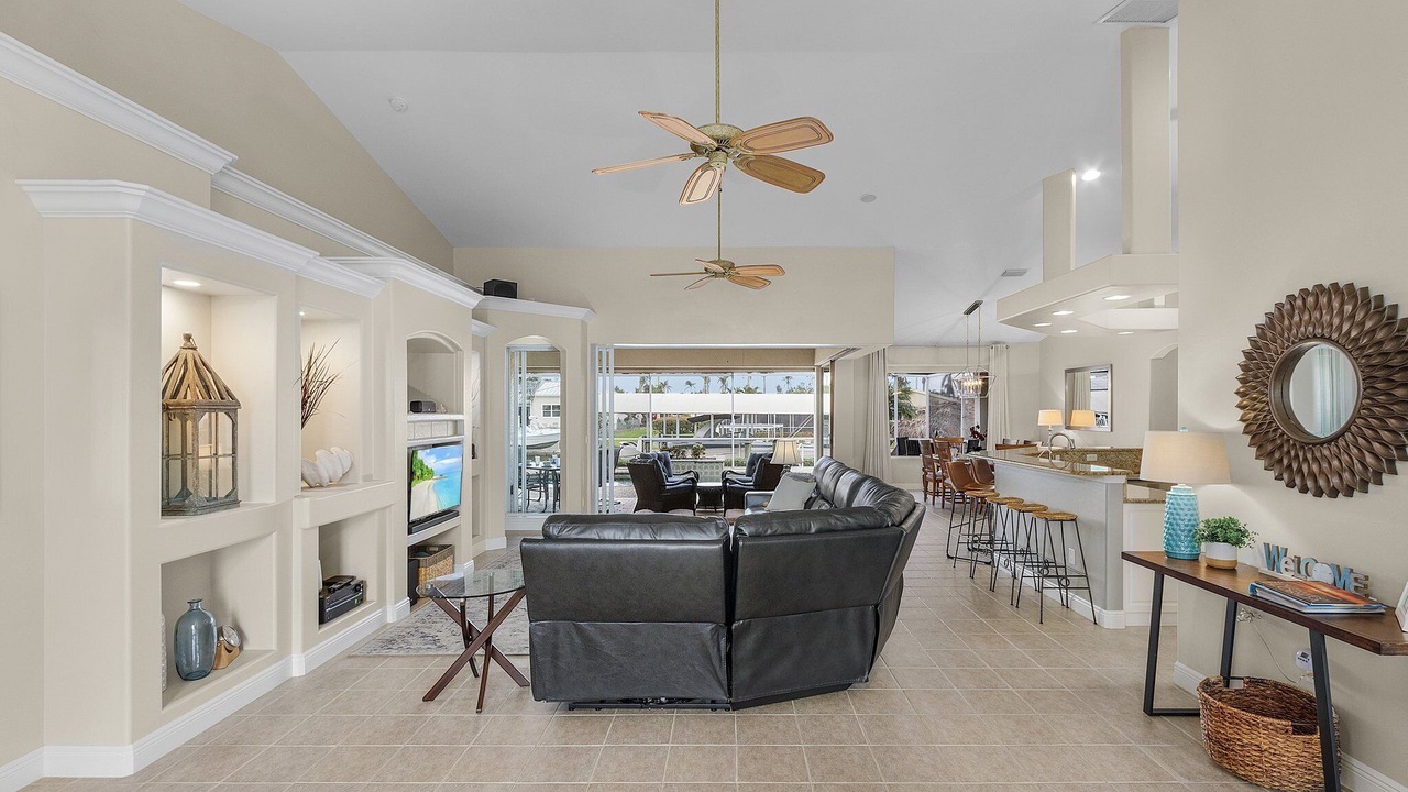 Photo of Livingroom in Caloosahatchee