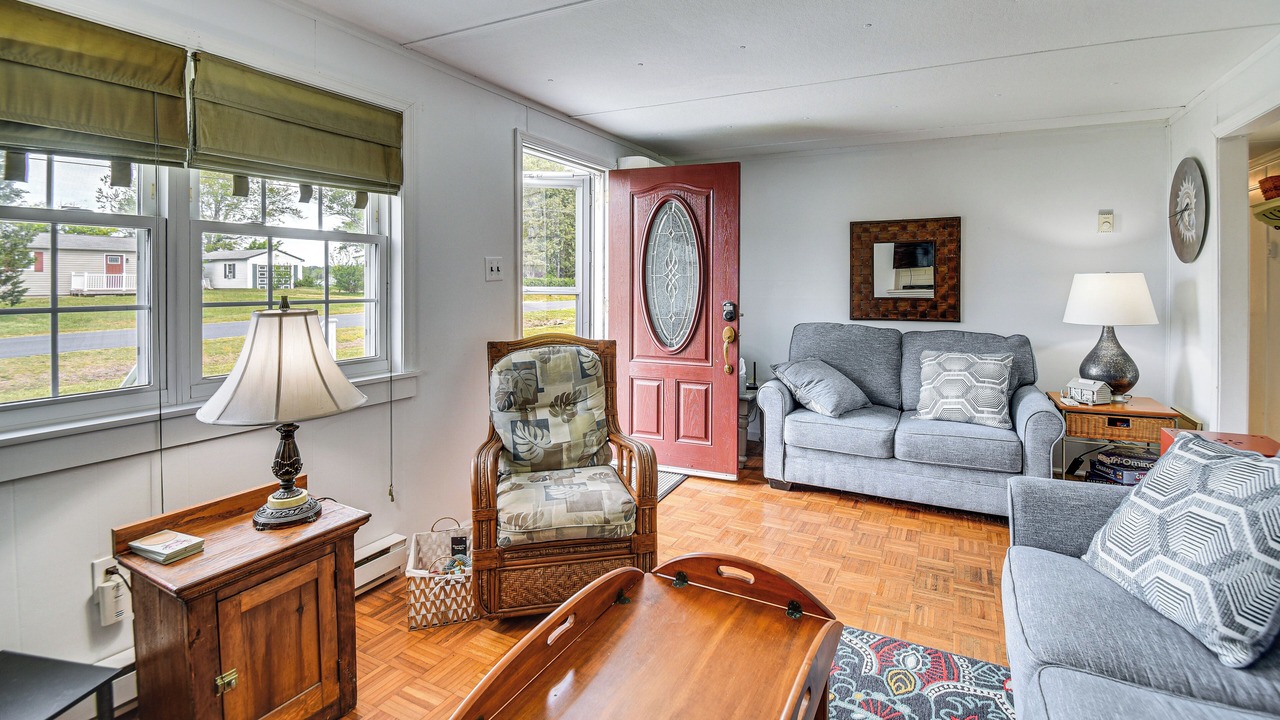 Photo of Livingroom in Davis Wharf
