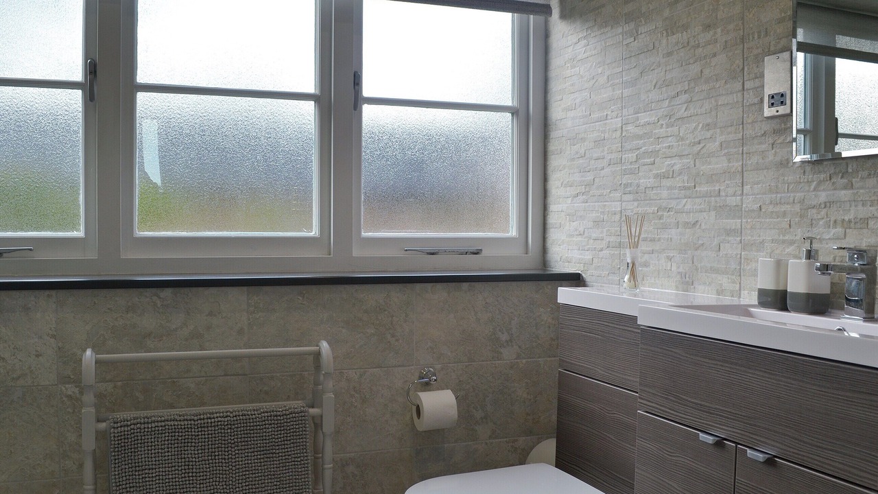 Photo of Bathroom in Fivelanes