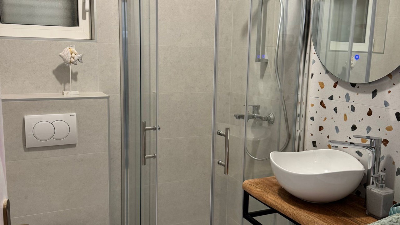 Photo of Bathroom in Seline