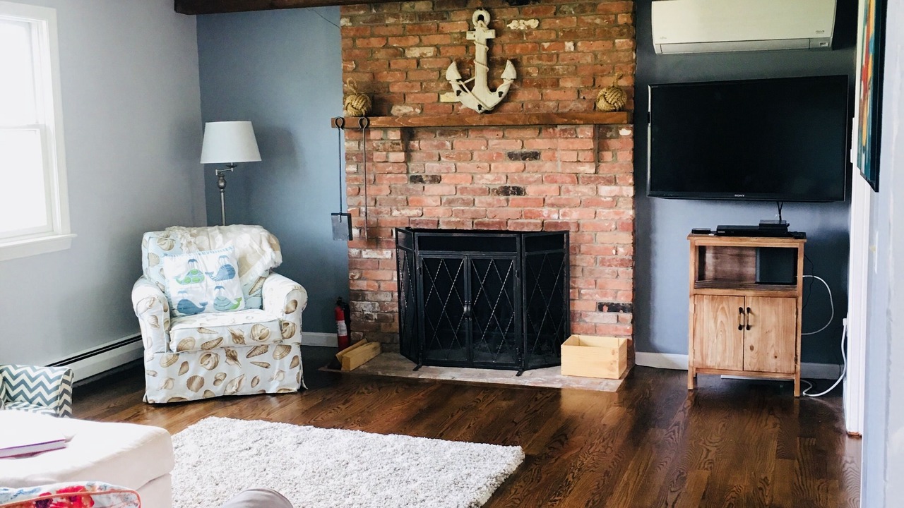 Photo of Livingroom in Newport East