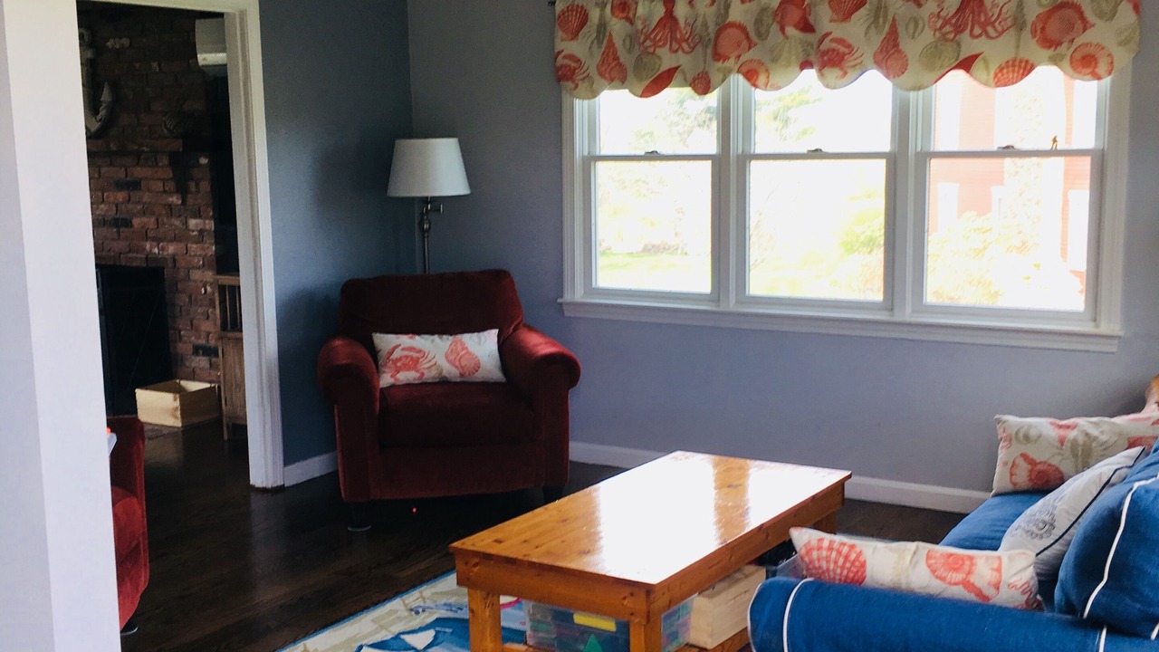 Photo of Livingroom in Newport East