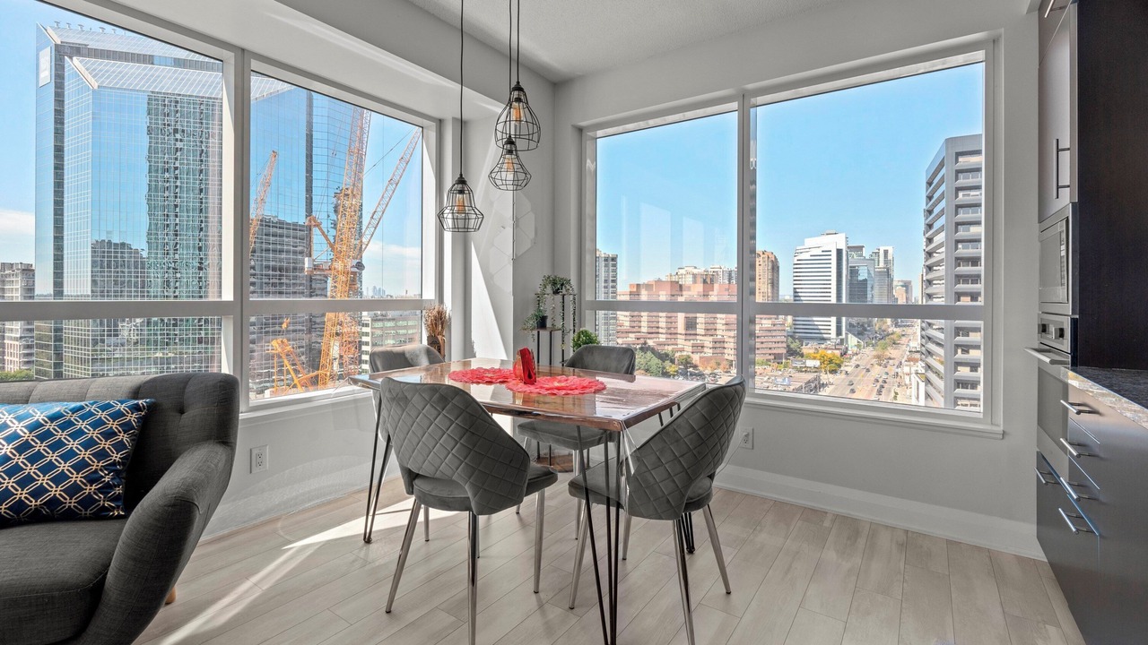 Photo of Livingroom in Willowdale