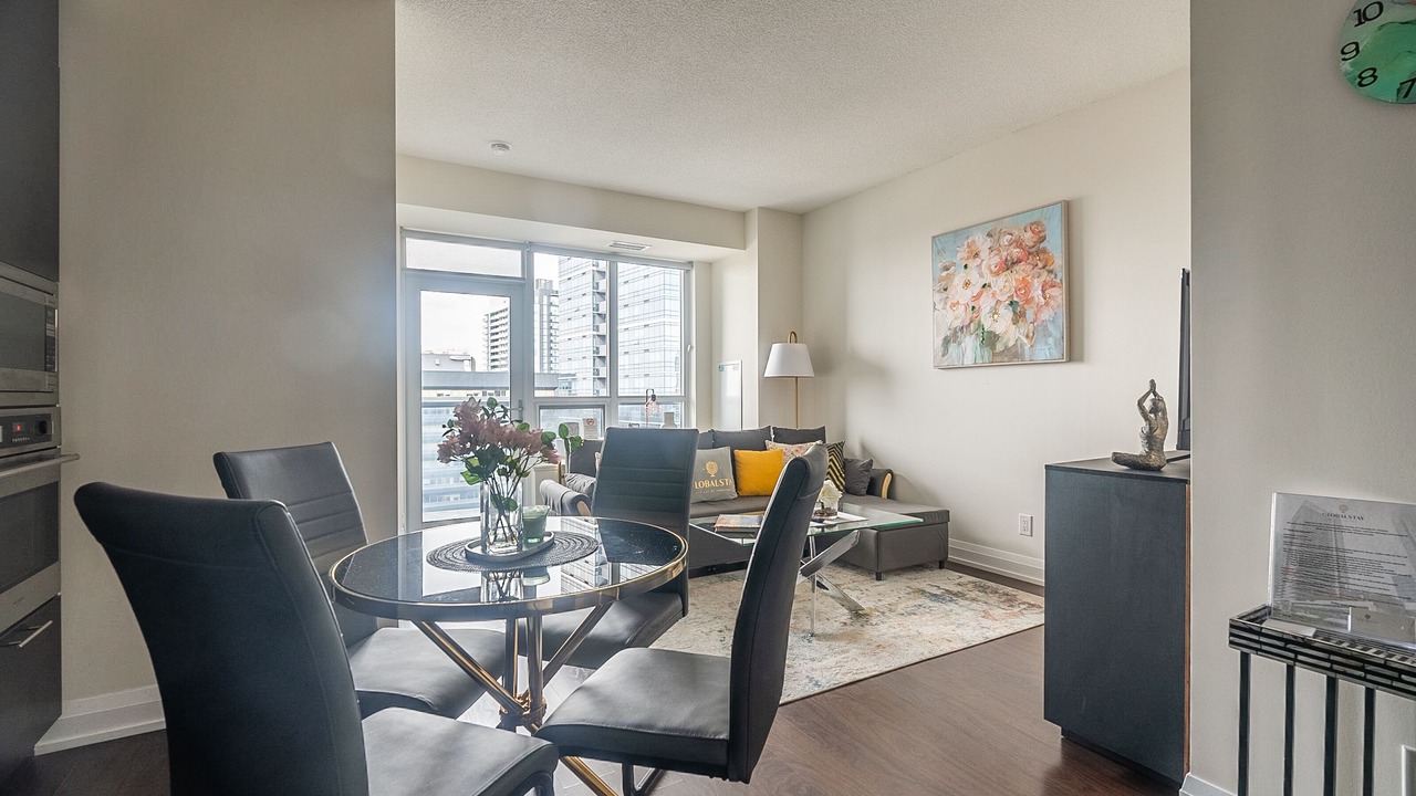 Photo of Livingroom in Willowdale