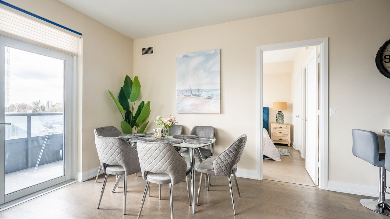 Photo of Livingroom in Willowdale