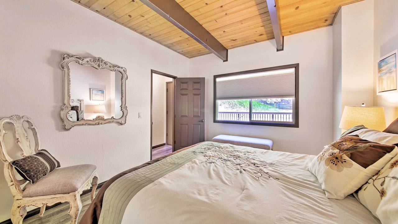 Photo of Bedroom in Lake Arrowhead