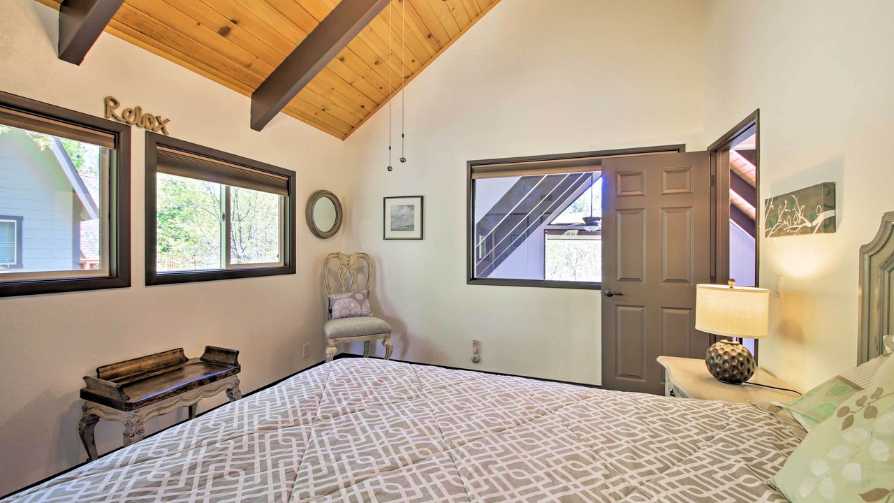 Photo of Bedroom in Lake Arrowhead