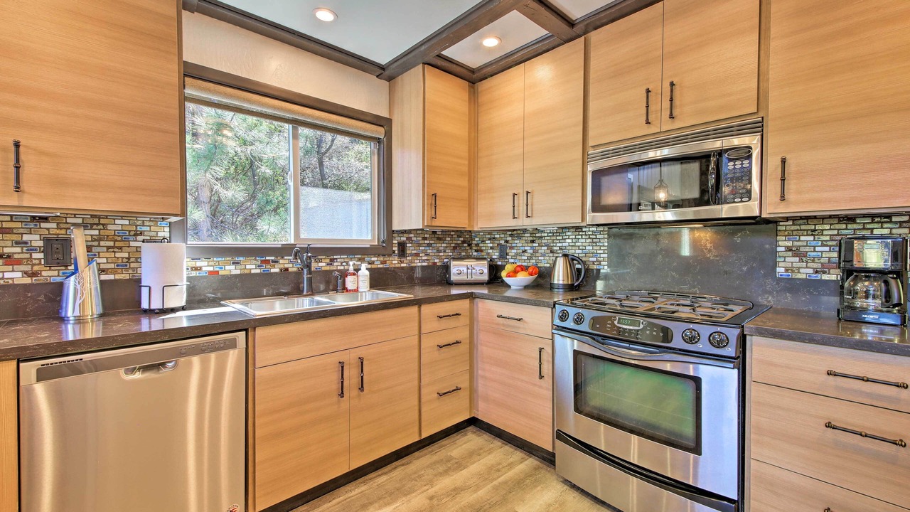 Photo of Kitchen in Lake Arrowhead