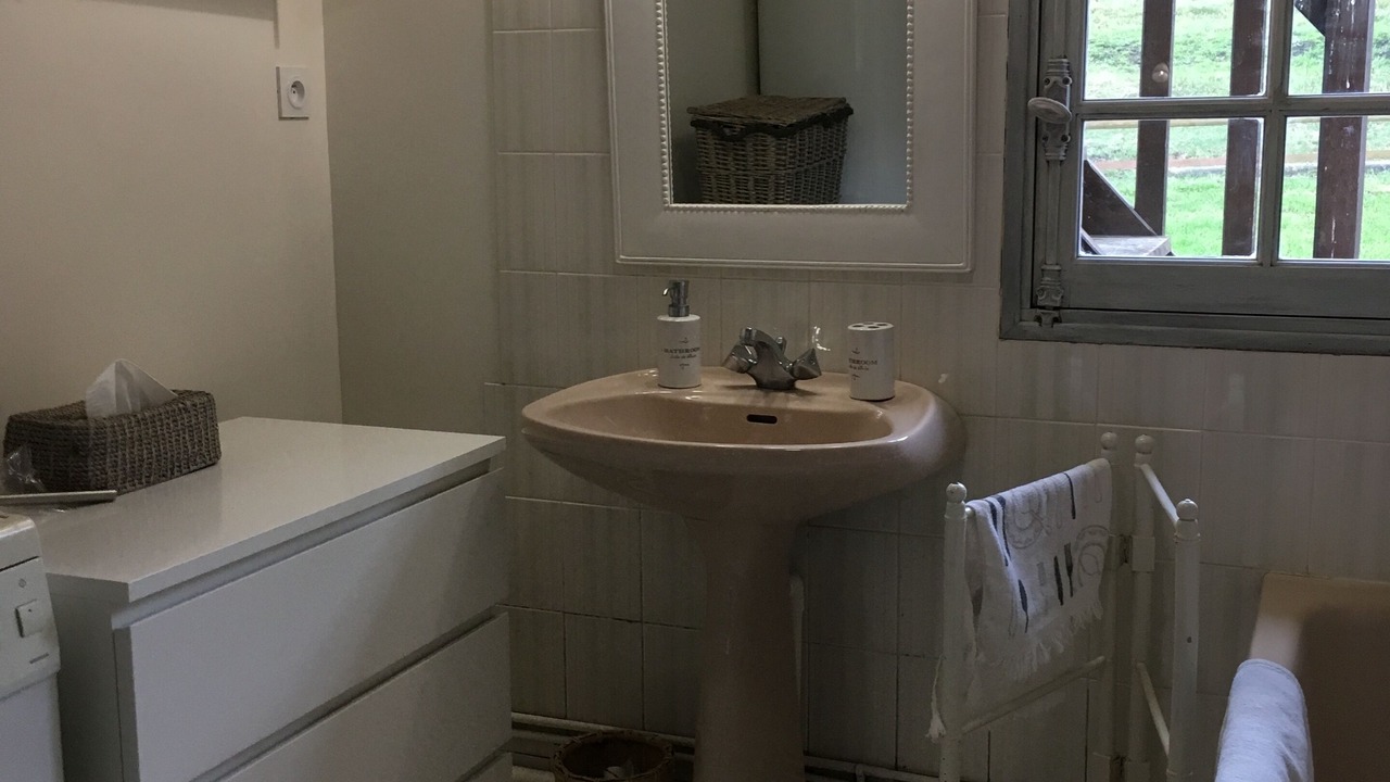 Photo of Bathroom in Bonneville-la-Louvet