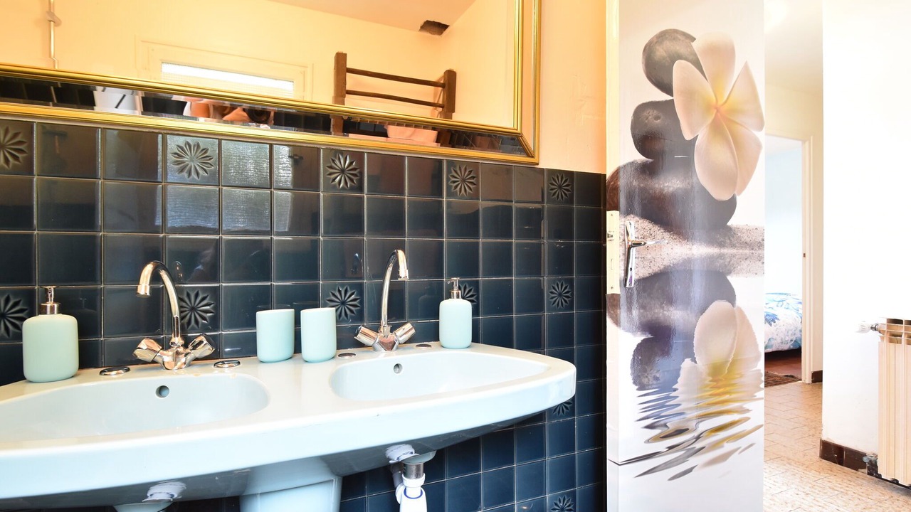 Photo of Bathroom in Grury