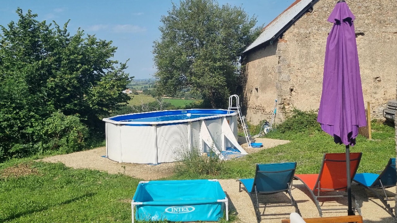 Photo of Outdoor in Grury