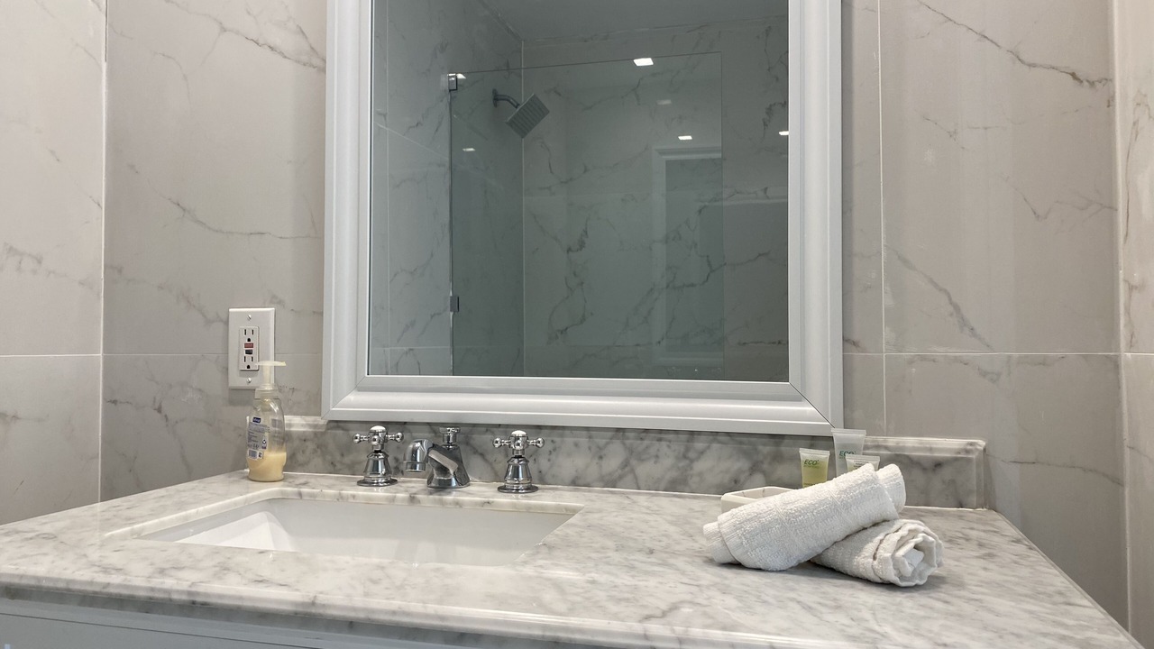 Photo of Bathroom in Flamingo/Lummus