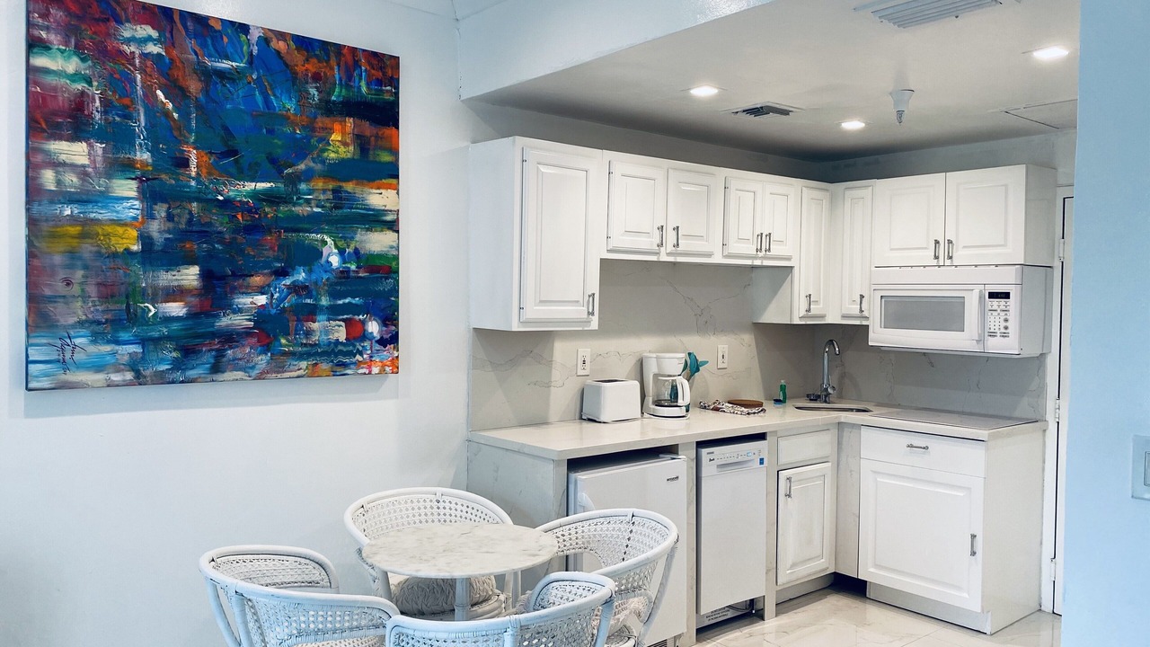 Photo of Kitchen in Flamingo/Lummus