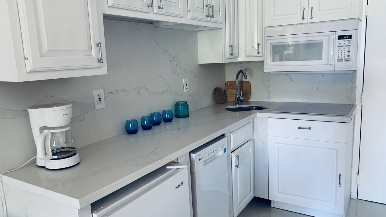 Photo of Kitchen in Flamingo/Lummus