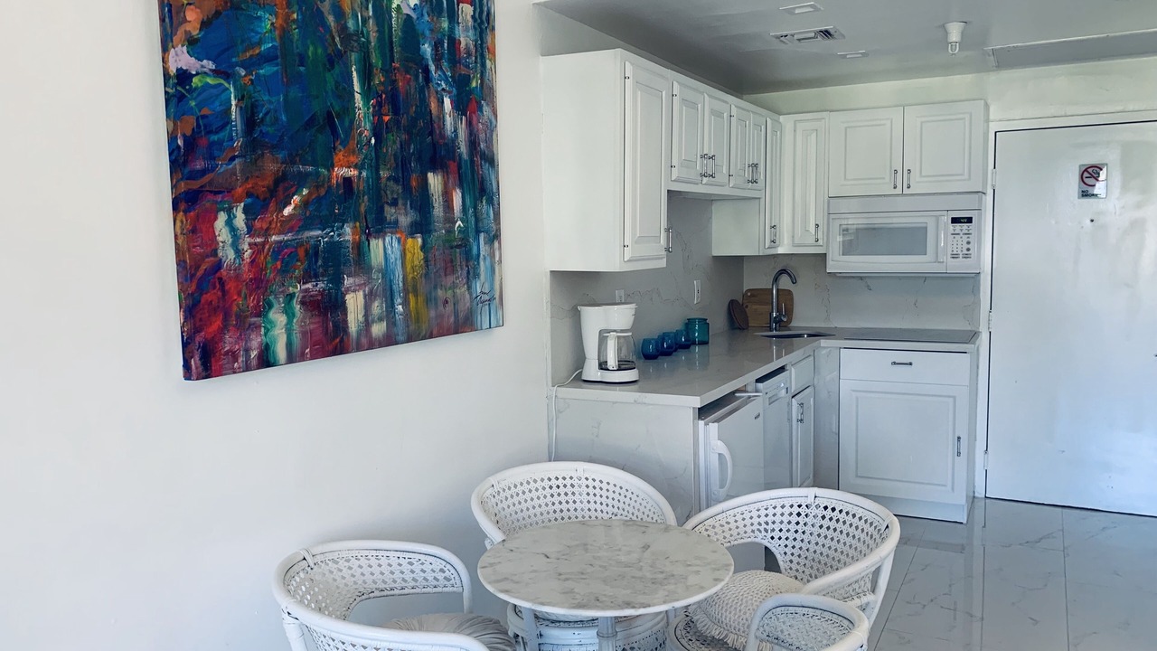 Photo of Kitchen in Flamingo/Lummus