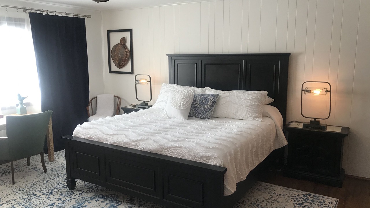 Photo of Bedroom in Town of Denning