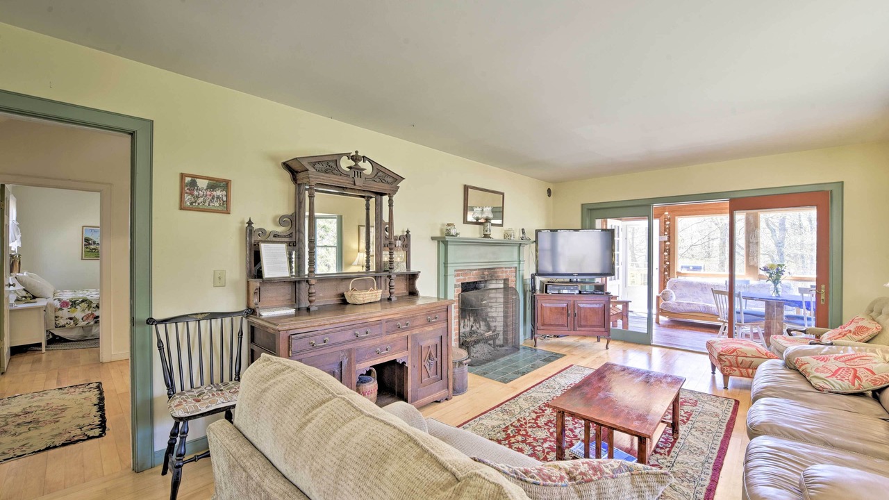Photo of Livingroom in Menemsha