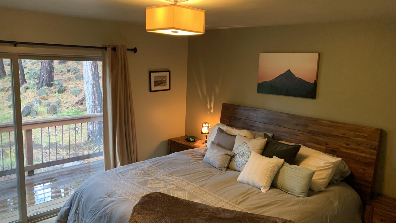 Photo of Bedroom in Black Butte Ranch
