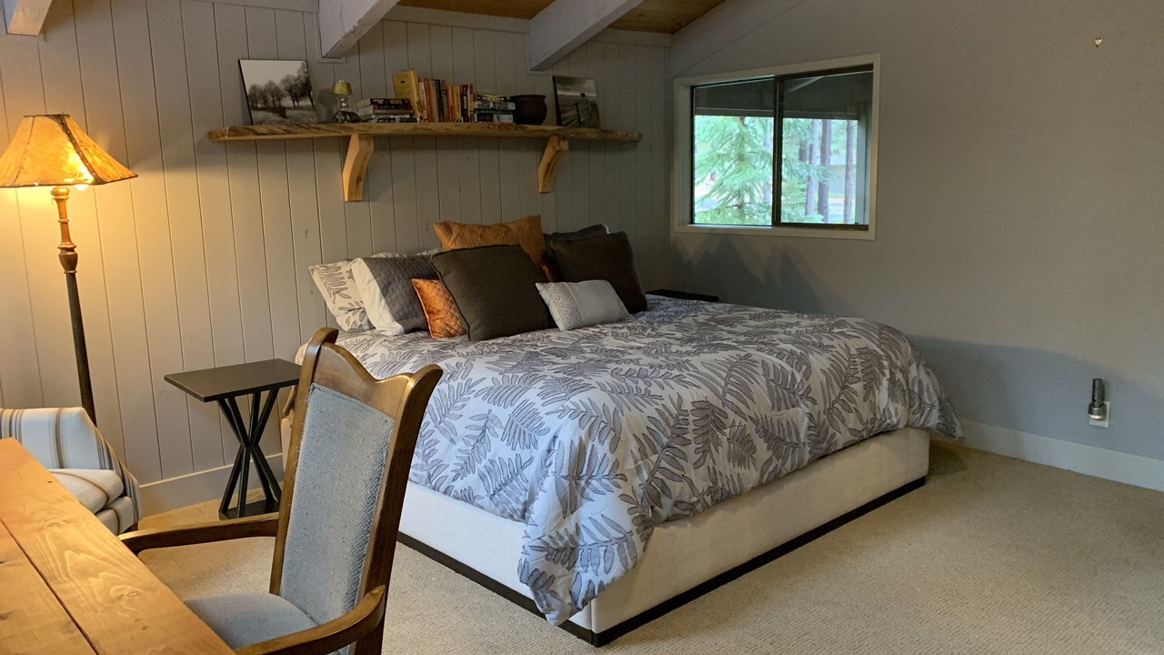 Photo of Bedroom in Black Butte Ranch