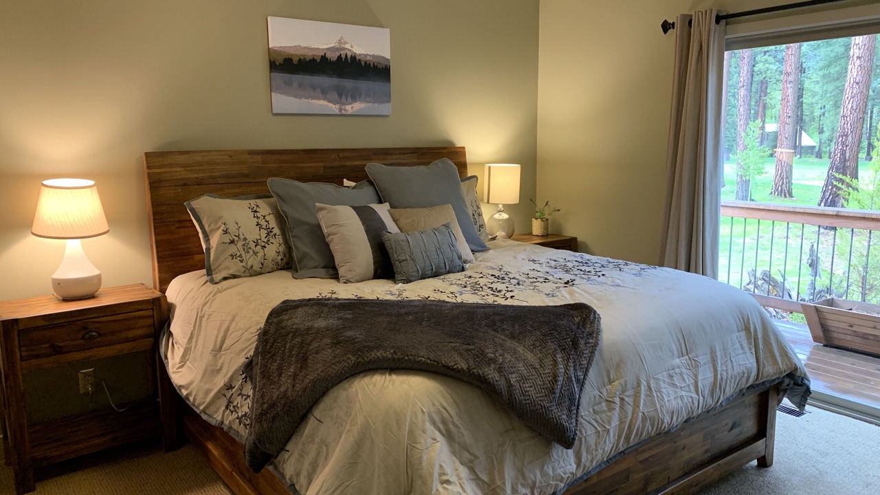 Photo of Bedroom in Black Butte Ranch