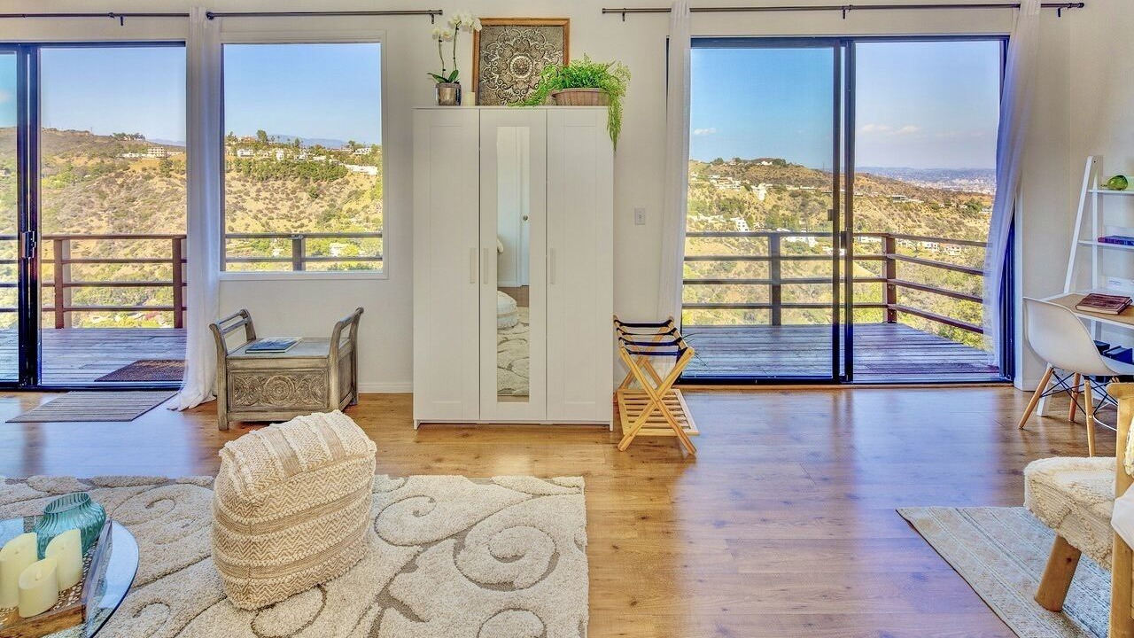 Photo of Livingroom in Hollywood Hills West