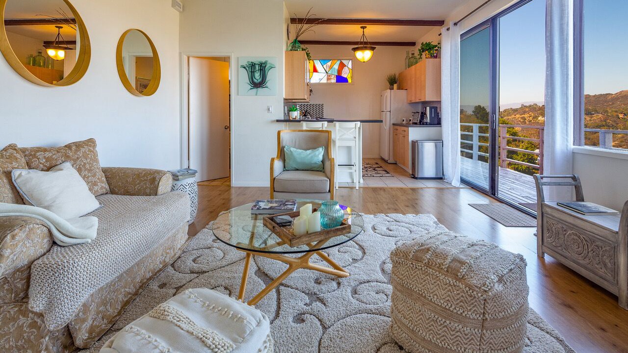 Photo of Livingroom in Hollywood Hills West