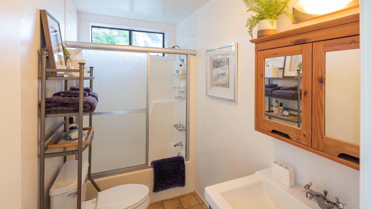 Photo of Bathroom in Hollywood Hills West