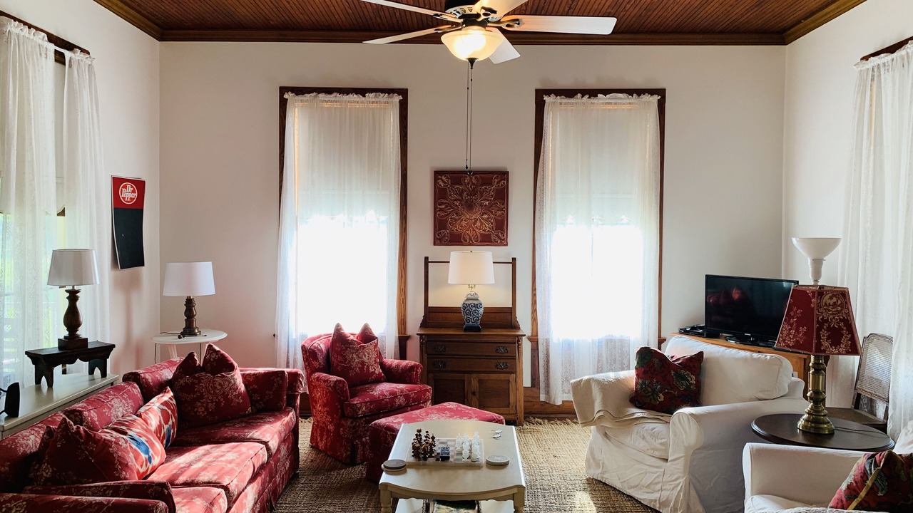 Photo of Livingroom in Round Top