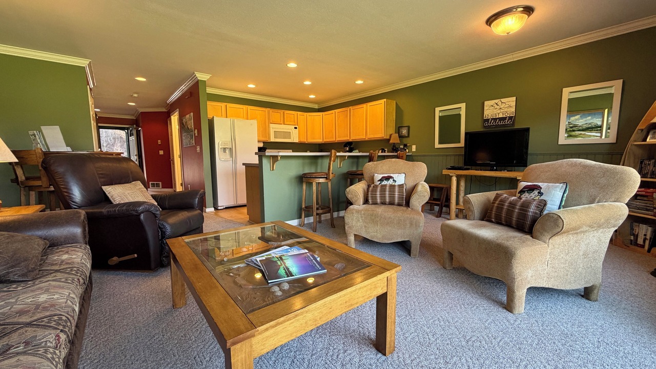 Photo of Livingroom in West Glacier