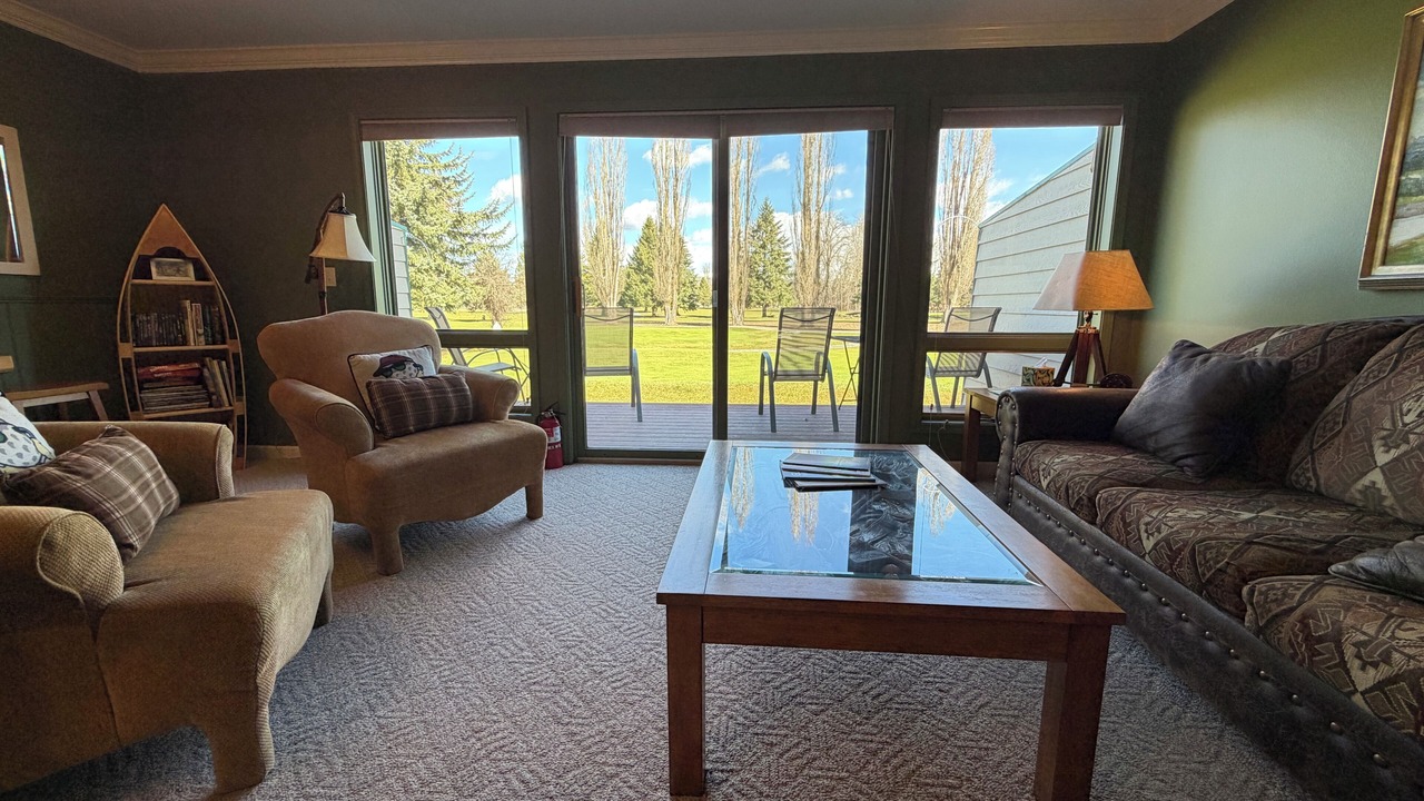 Photo of Livingroom in West Glacier