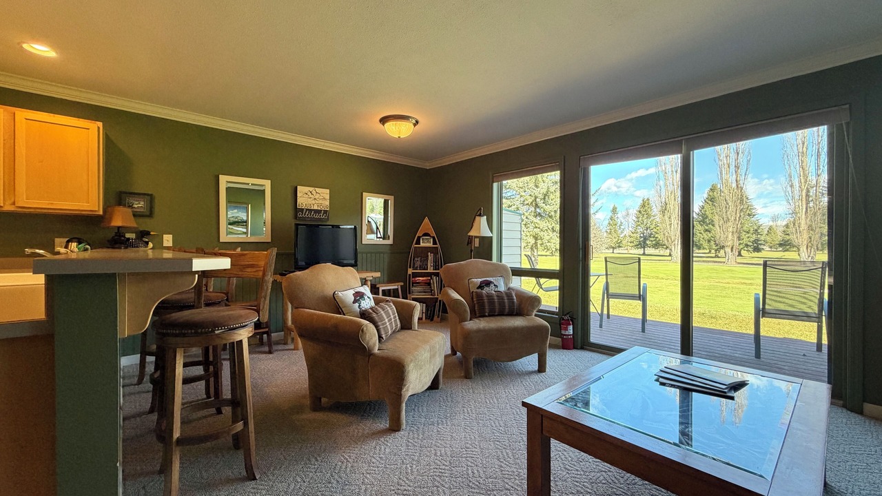 Photo of Livingroom in West Glacier