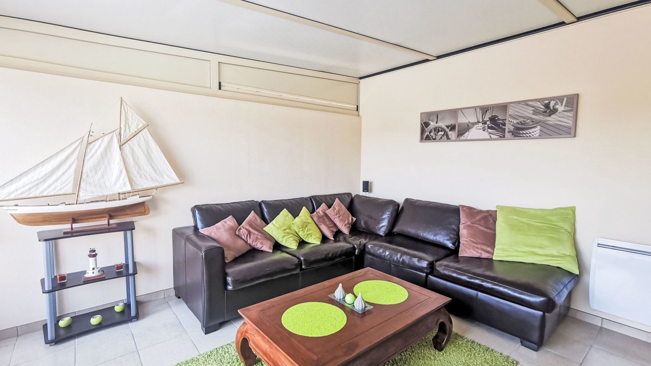 Photo of Livingroom in Esperance-Cottages