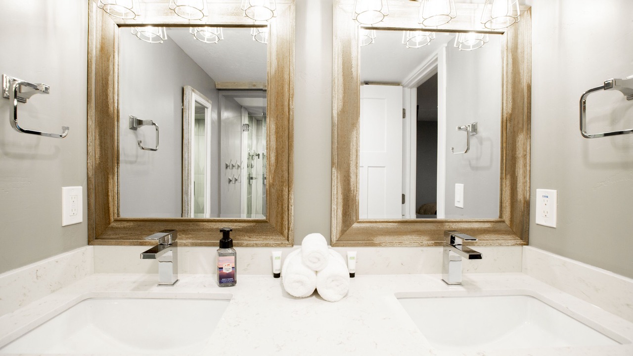 Photo of Bathroom in Sandy
