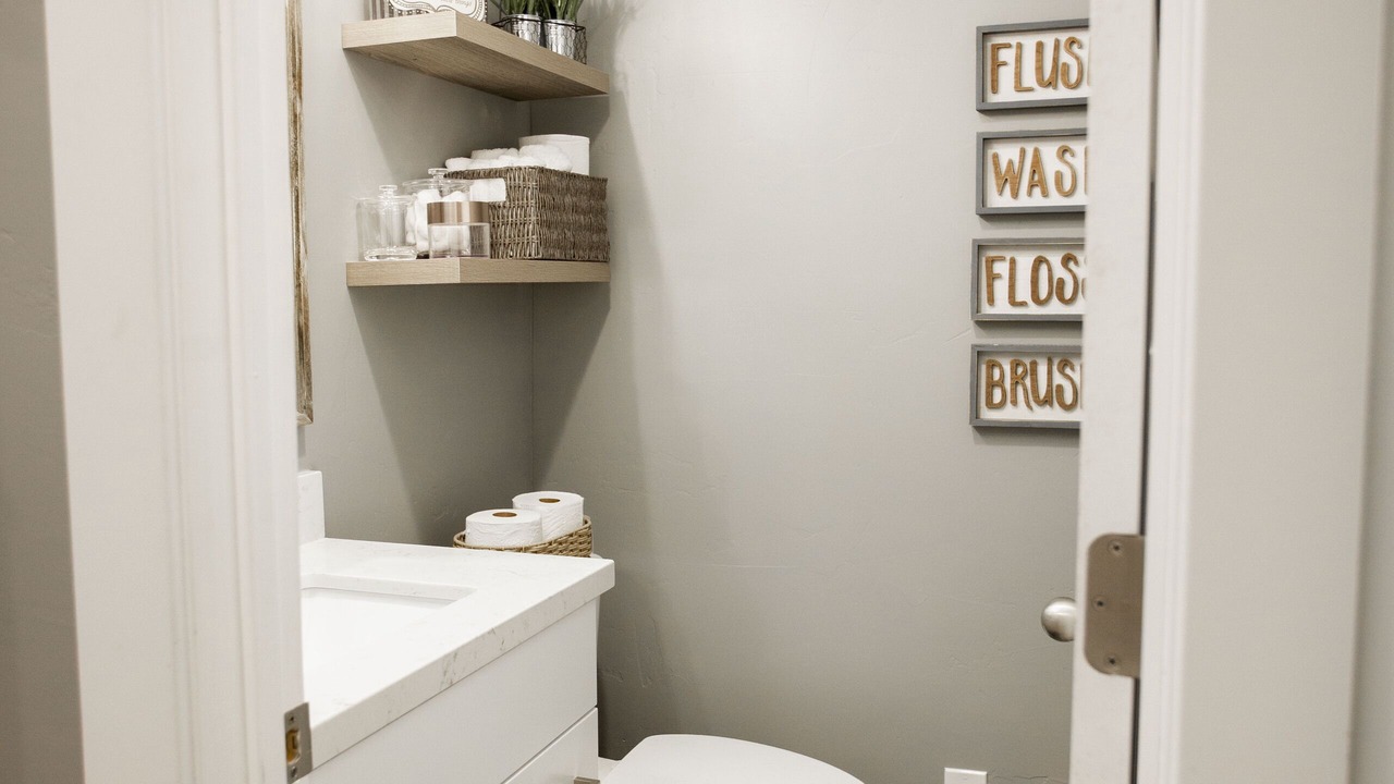 Photo of Bathroom in Sandy