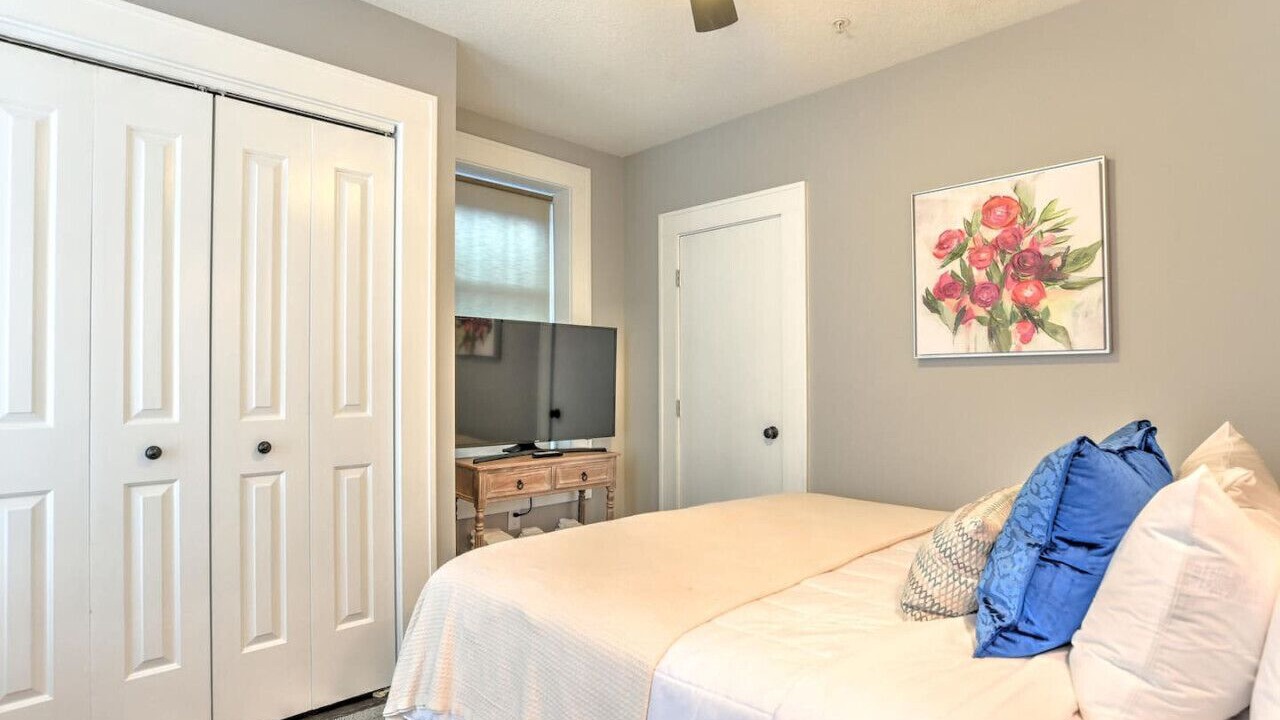 Photo of Bedroom in Asheville