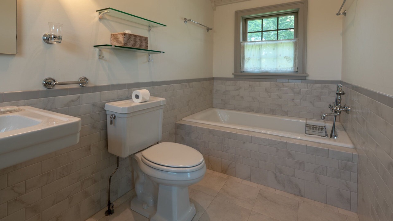 Photo of Bathroom in Sagaponack