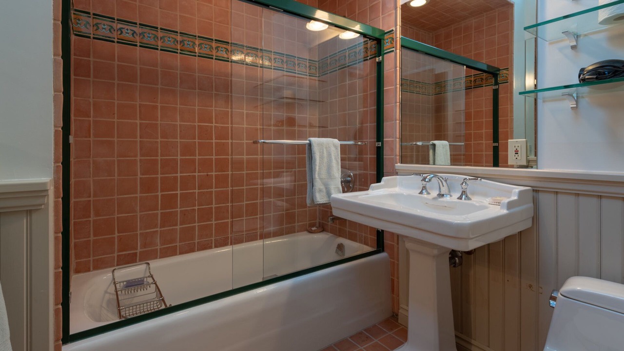 Photo of Bathroom in Sagaponack