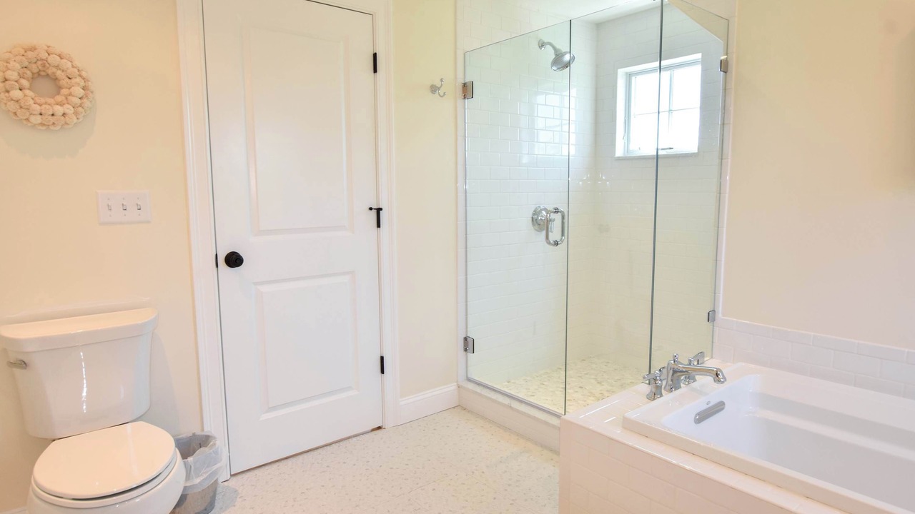 Photo of Bathroom in East Orleans