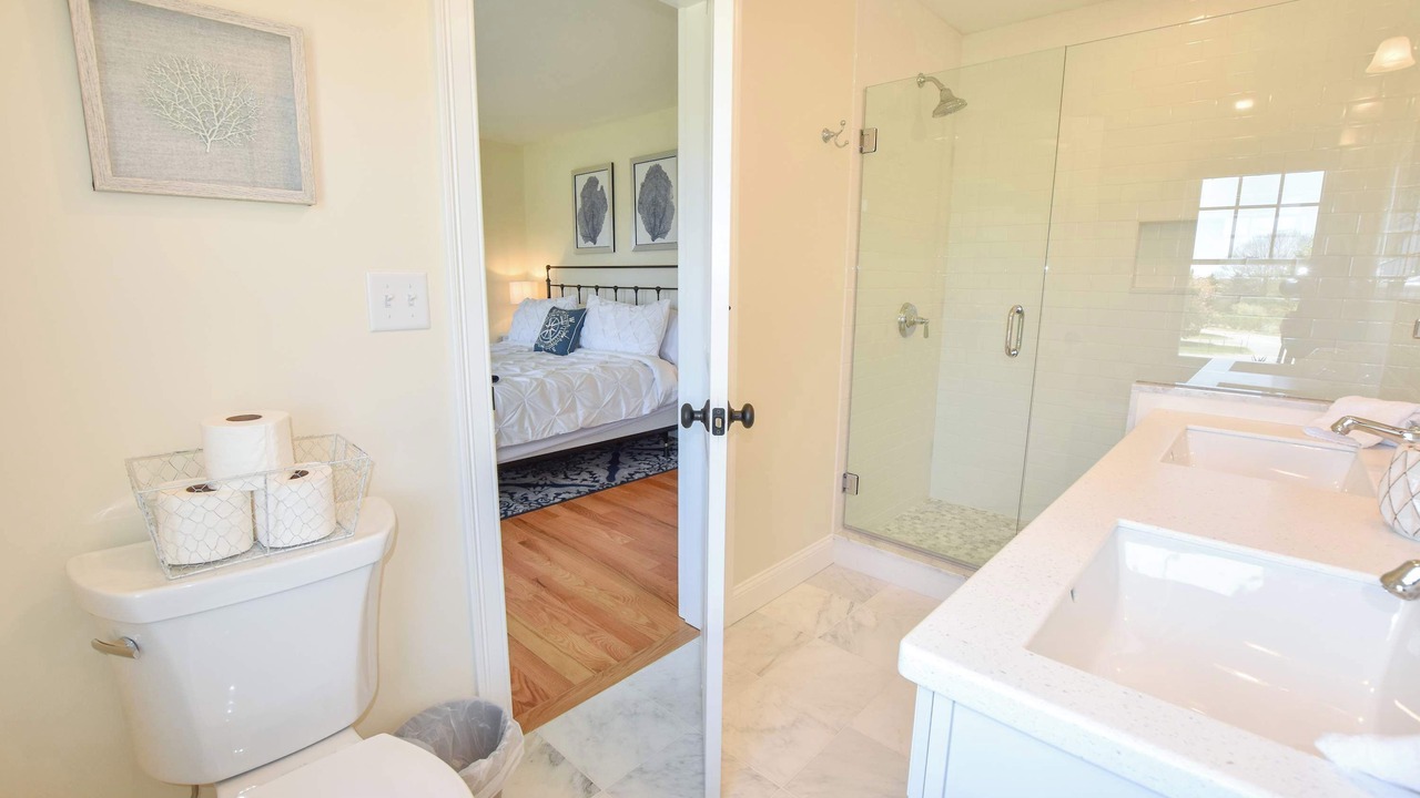 Photo of Bathroom in East Orleans