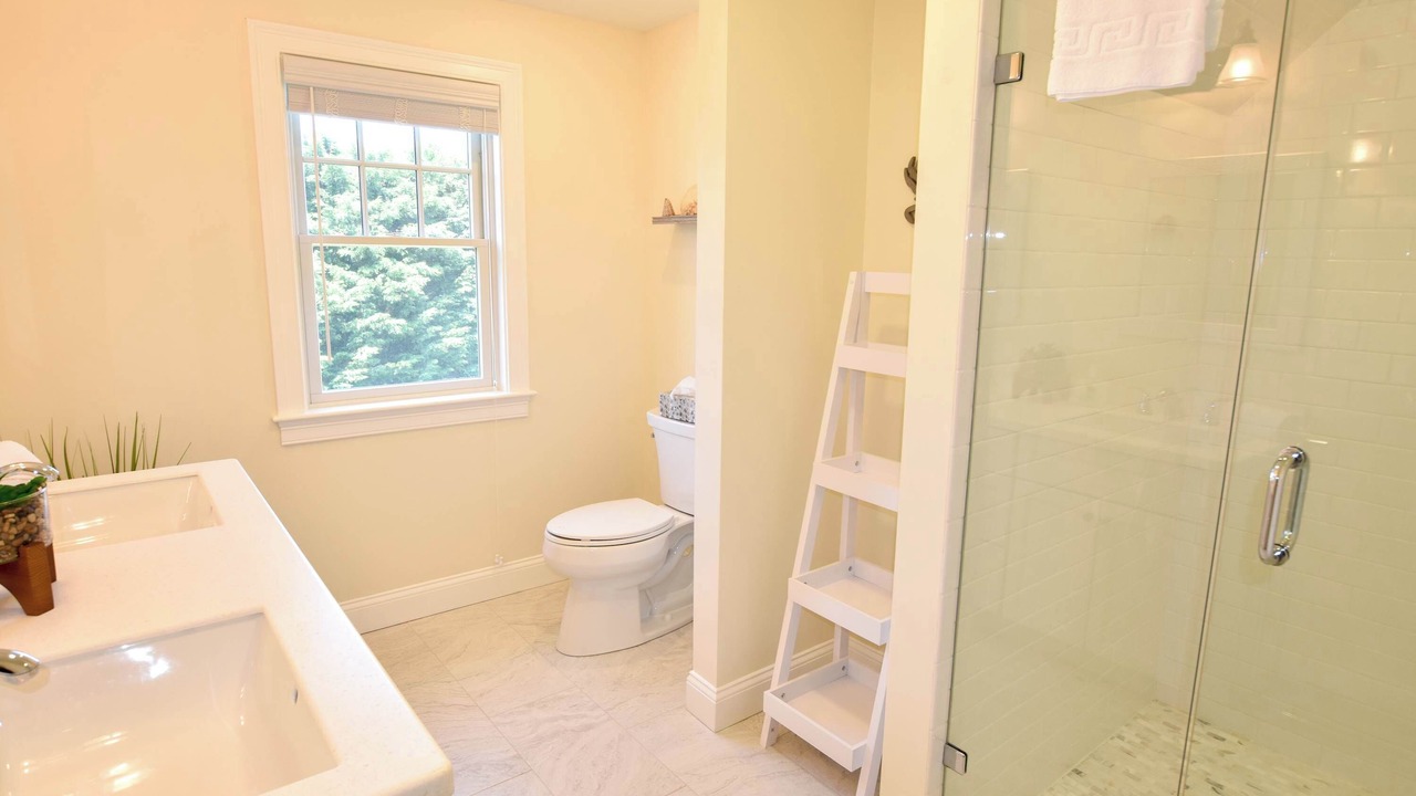 Photo of Bathroom in East Orleans