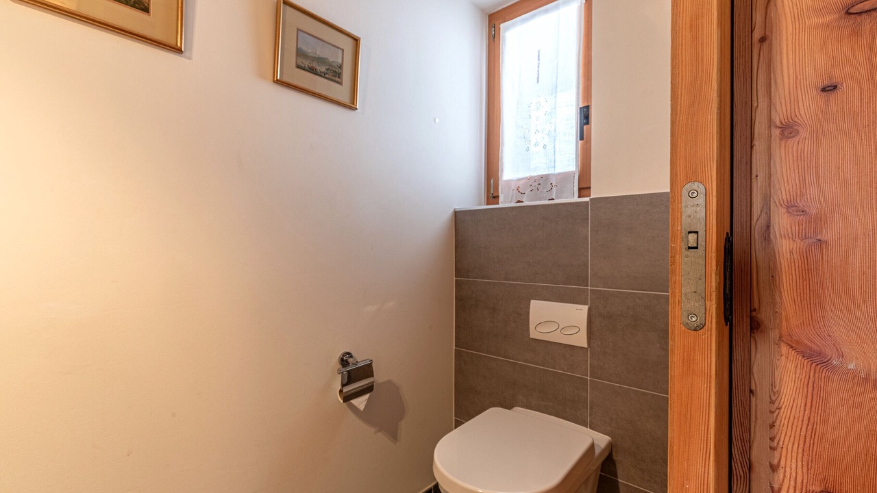 Photo of Bathroom in Vex