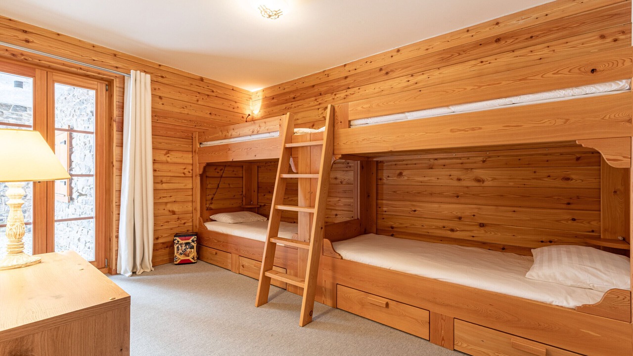 Photo of Bedroom in Vex