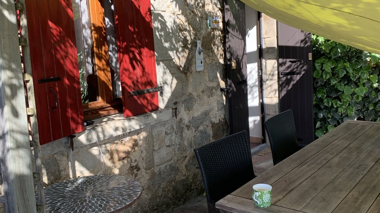 Photo of Outdoor in Ribes