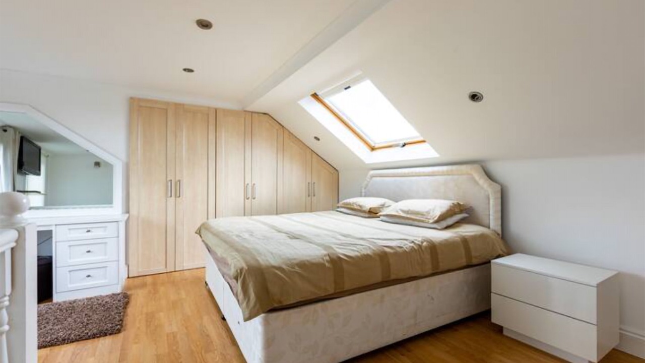 Photo of Bedroom in Coombe Hill