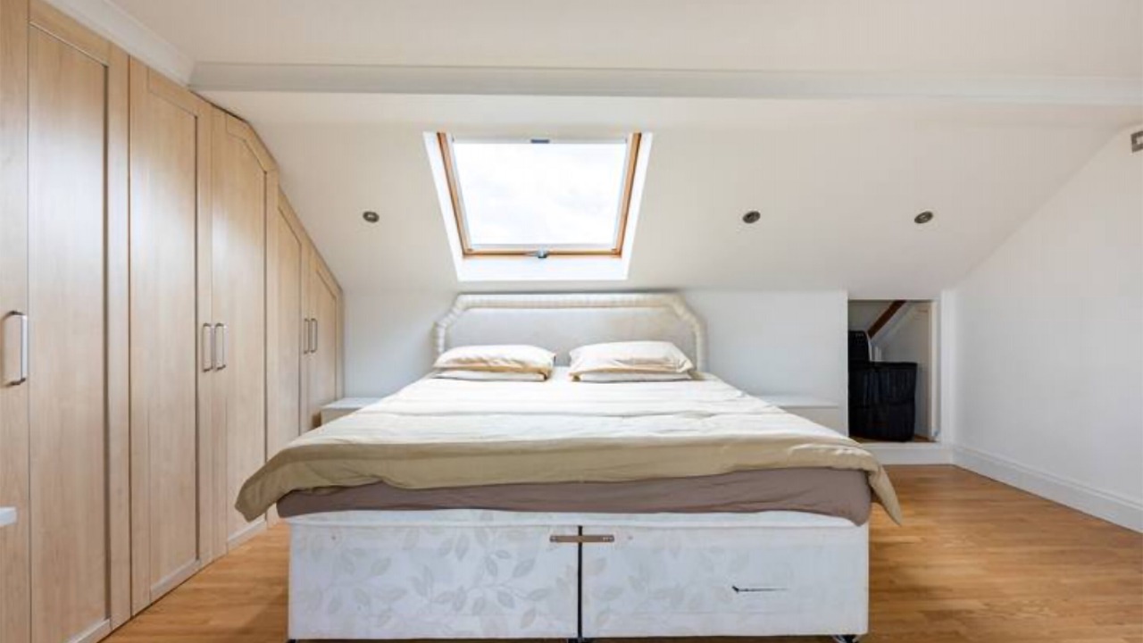 Photo of Bedroom in Coombe Hill