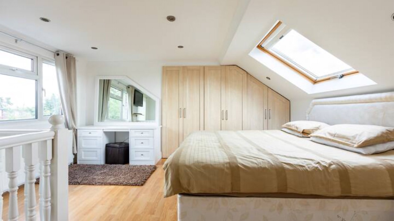Photo of Bedroom in Coombe Hill