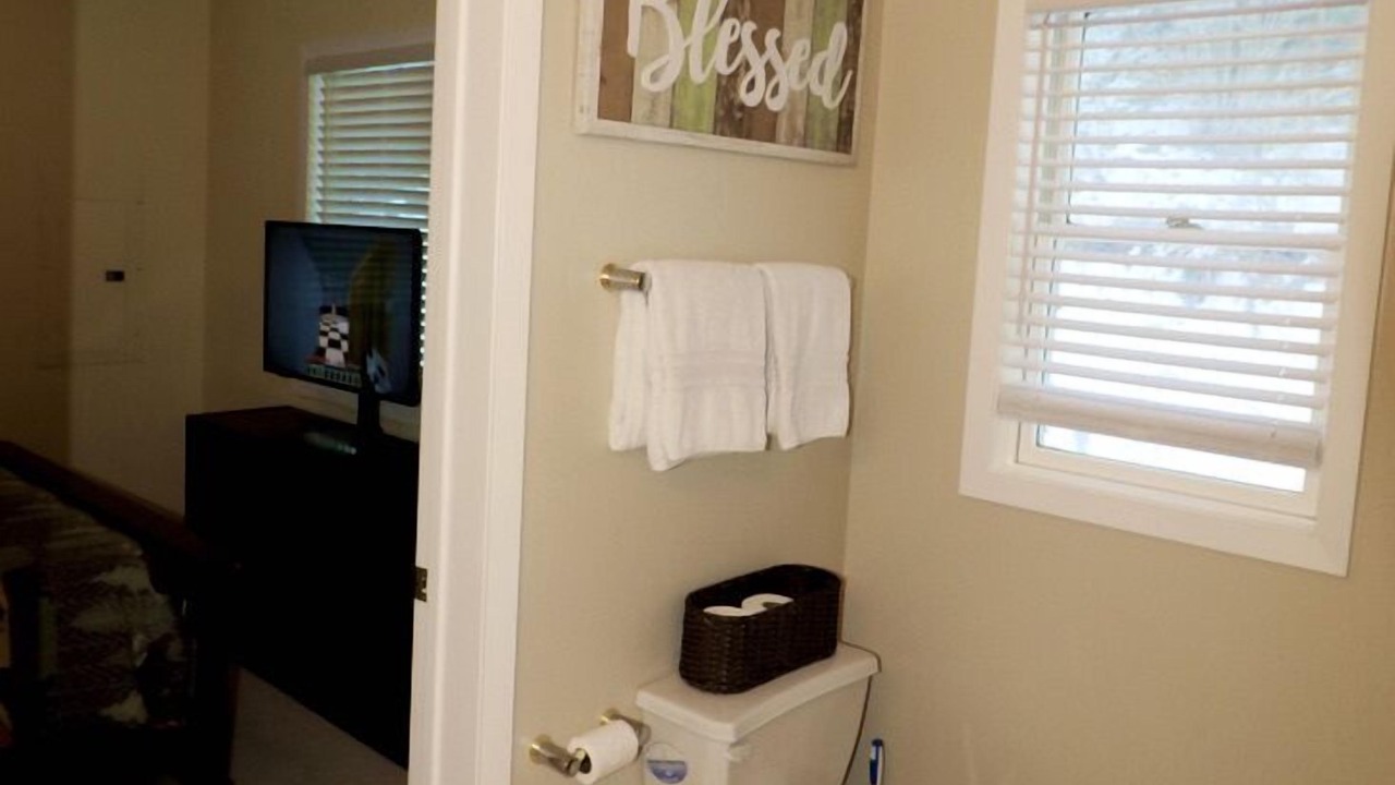 Photo of Bathroom in Loon Lake