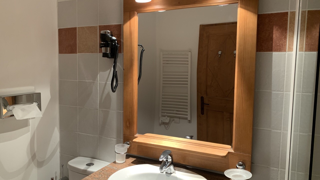 Photo of Bathroom in Arc-1950