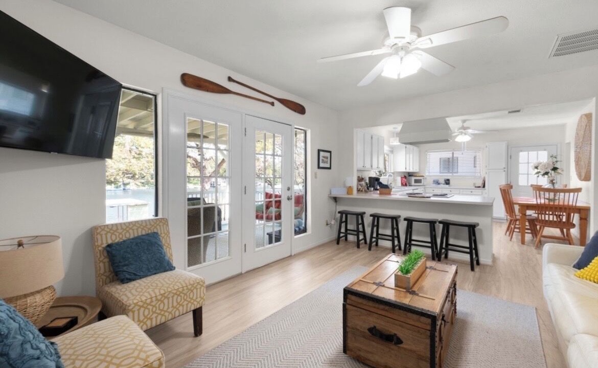 Photo of Livingroom in Burnet