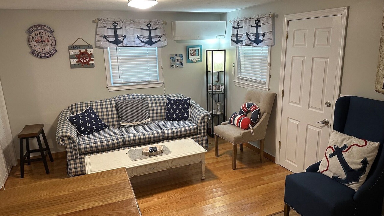 Photo of Livingroom in Ocean Bluff-Brant Rock
